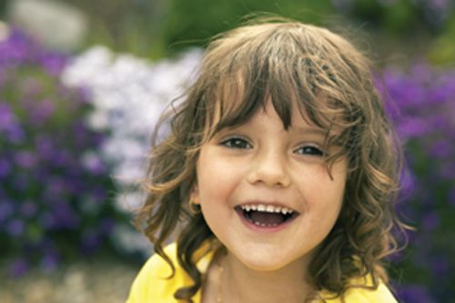 Juste un sourire. Fillette-sourire