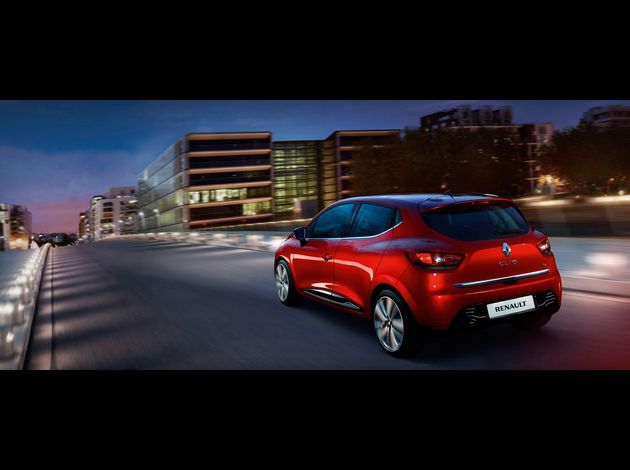 http://a137.idata.over-blog.com/630x470-000000/2/55/11/19/marques-francaises-renault-2/Clio4-rouge1.jpg